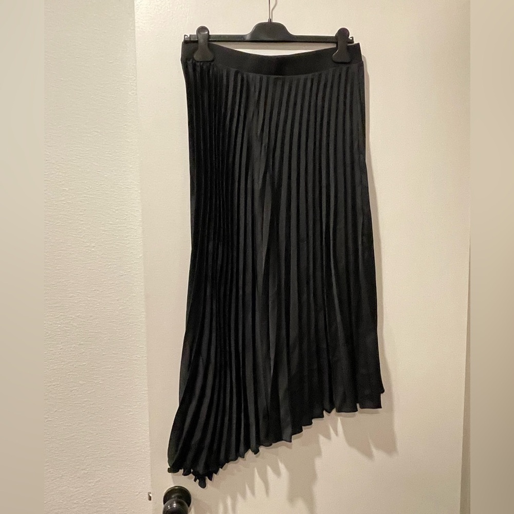 Elegant Black Pleated‎  Zara maxi asymmetric  Skirt